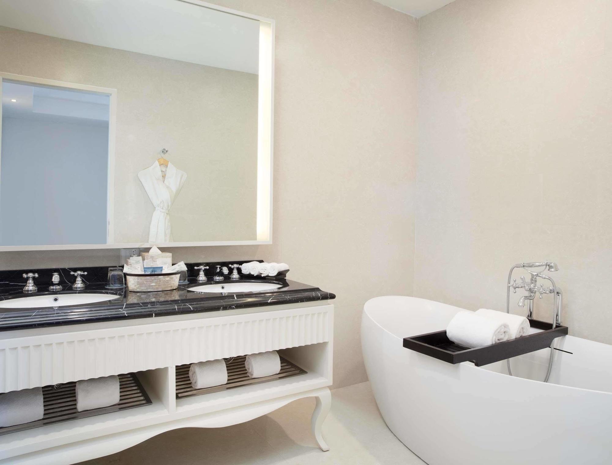 Four Points By Sheraton Bandung Exterior photo