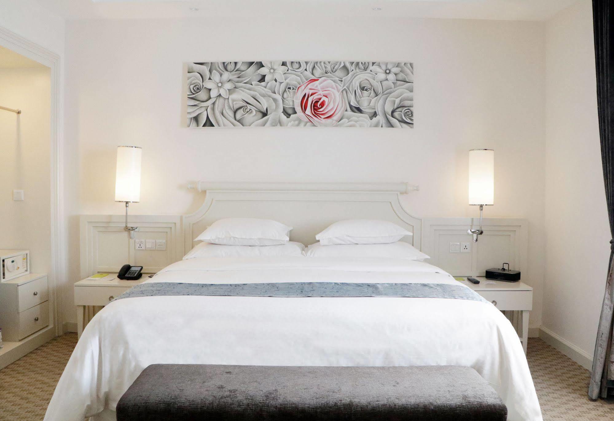 Four Points By Sheraton Bandung Exterior photo